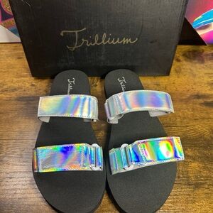 Trillium 2 Strap Iridescent Sandals size 7